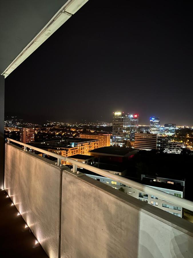 Apartament Skyline Elegance With Free Parking Bratysława Zewnętrze zdjęcie